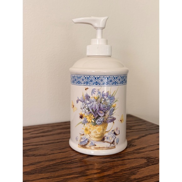 Hallmark Other - Hallmark Natures Sketchbook Marjolein Bastin Ceramic Floral Soap Pump Dispenser